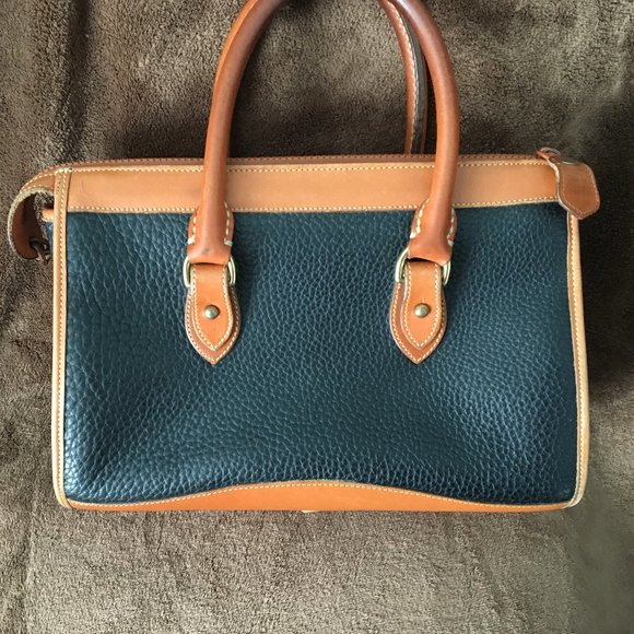 🎉Host Pick 🎉Vintage Dooney & Bourke Lg Black/Tan Satchel - Picture 3 of 12